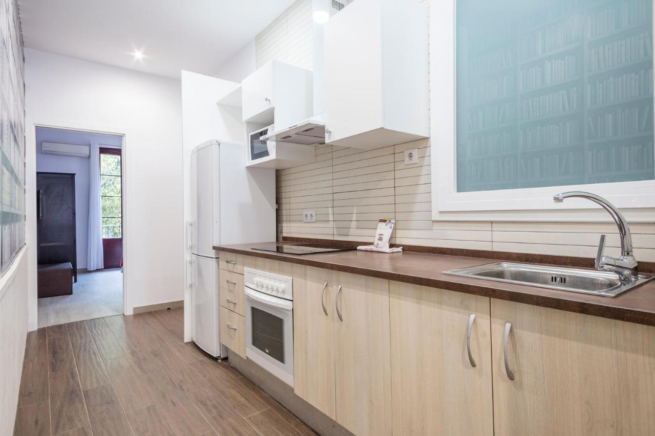 Alcam Books Apartment Барселона Екстериор снимка
