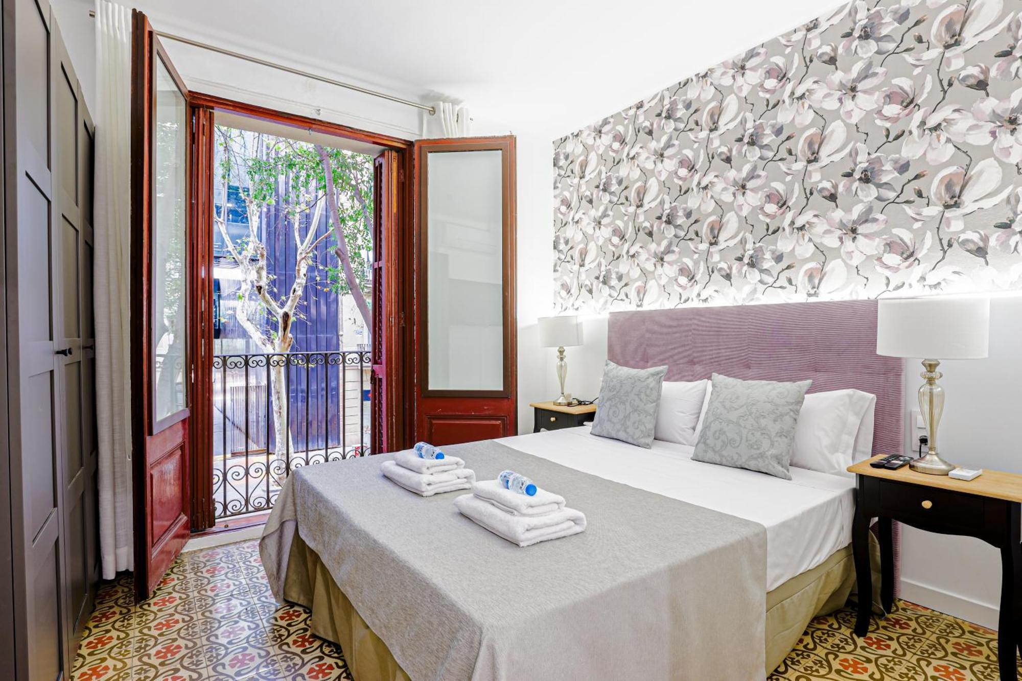 Alcam Books Apartment Барселона Екстериор снимка