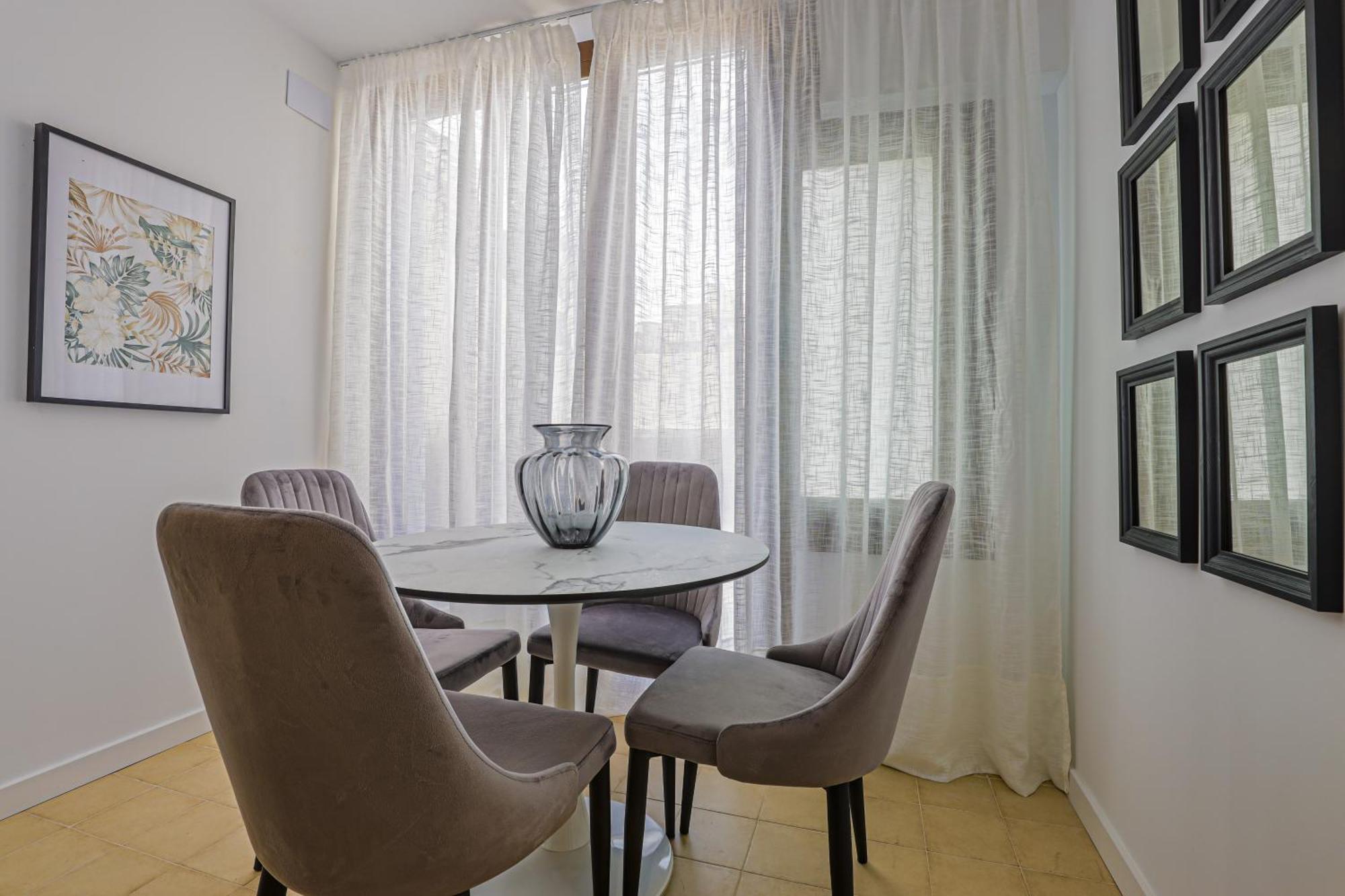 Alcam Books Apartment Барселона Екстериор снимка